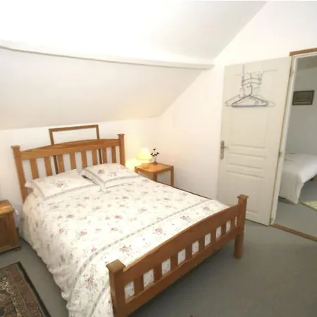 度假居 Garence Mit Eigener Terrasse By Interhome