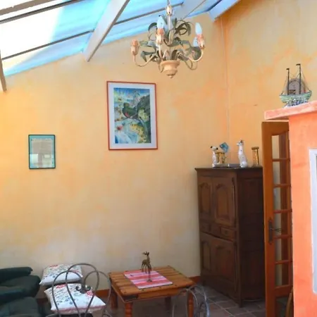 度假居 Garence Mit Eigener Terrasse By Interhome *