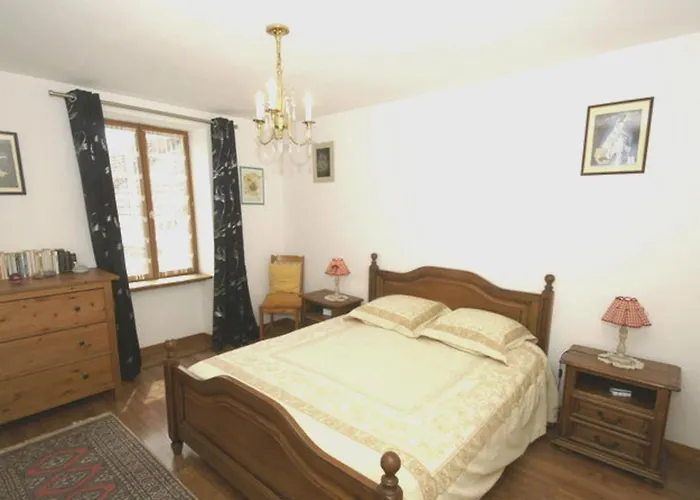 度假居 Garence Mit Eigener Terrasse By Interhome