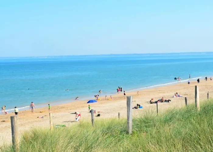 度假居 Garence Mit Eigener Terrasse By Interhome